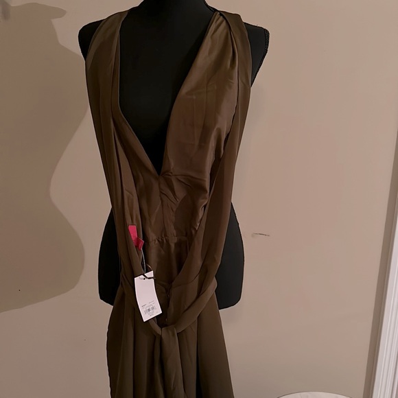 Jennifer Lopez maxi dress halter backless Balsa wood is the color,  size large. - Picture 3 of 5